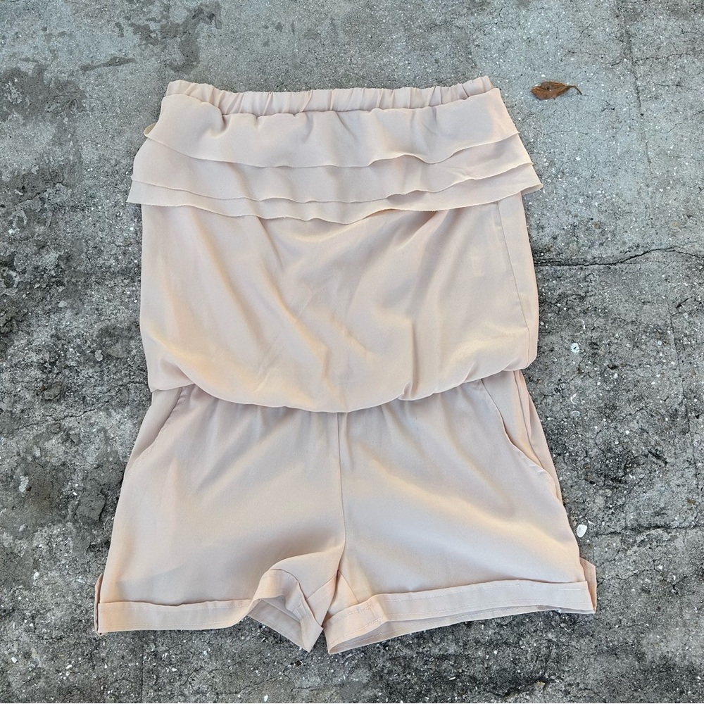 Alythea Beige Soft Pink Blush Strapless Ruffle Tubal Top Short Romper!